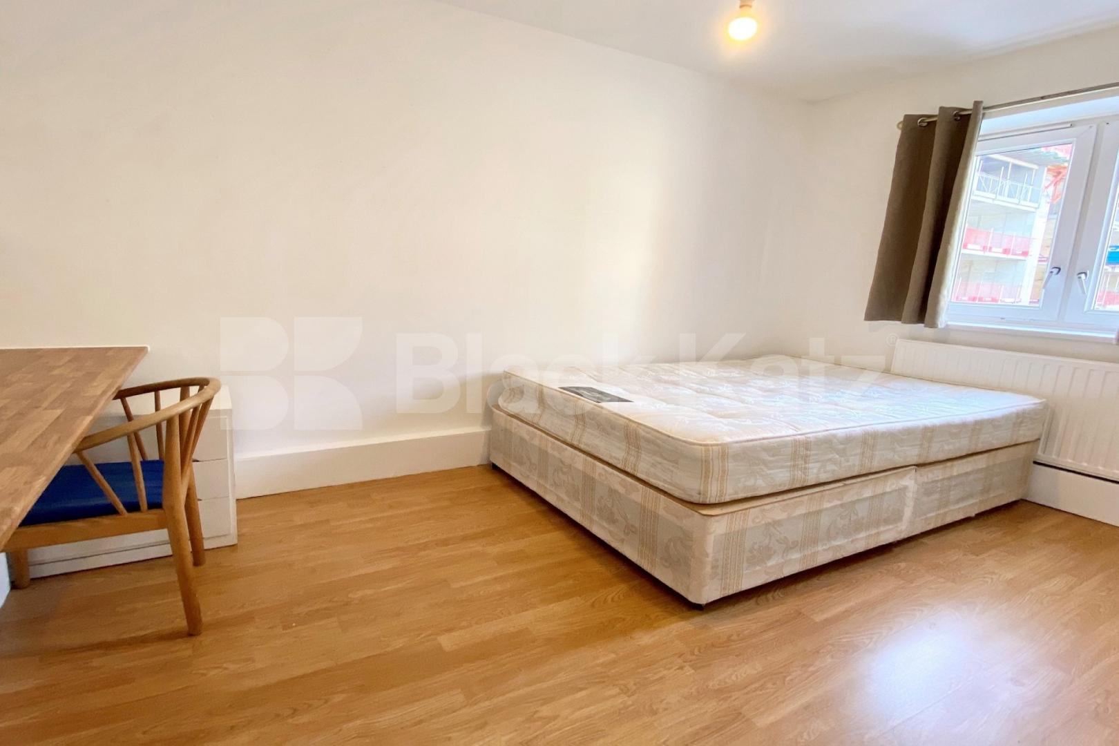 Bright & airy split level apartment with patio garden & superbly located Burbage Close , Borough/London Bridge